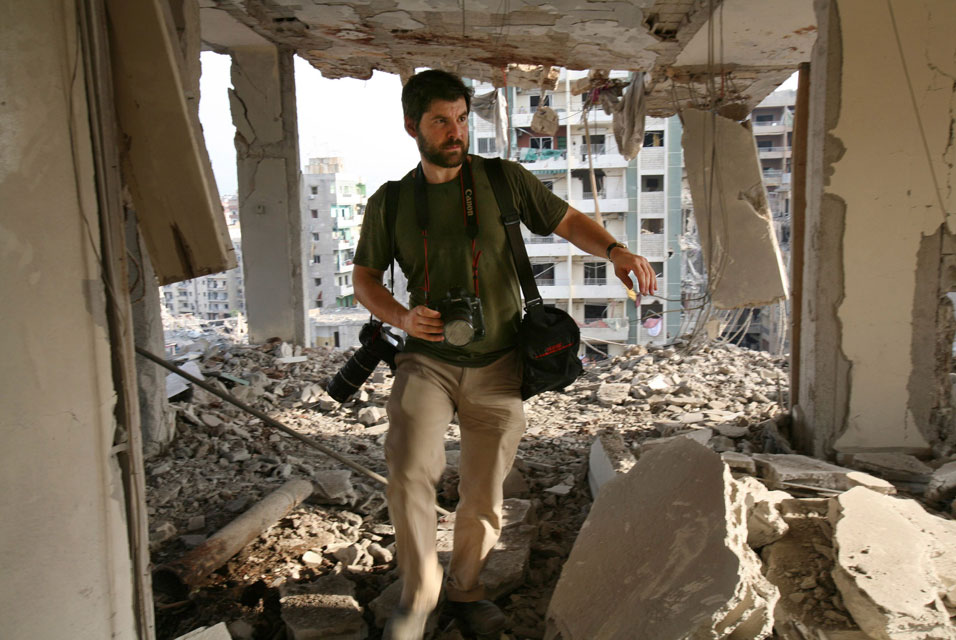 Hondros and Oscar-nominated tim hetherington and chris hondros. Hondros and Oscar-nominated