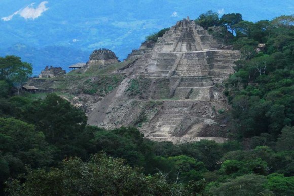 Northern part of the acropolis in the archaeological site of Tonina Chiapas 580x388 Tonina is One of the Greatest Mesoamerican Cities
