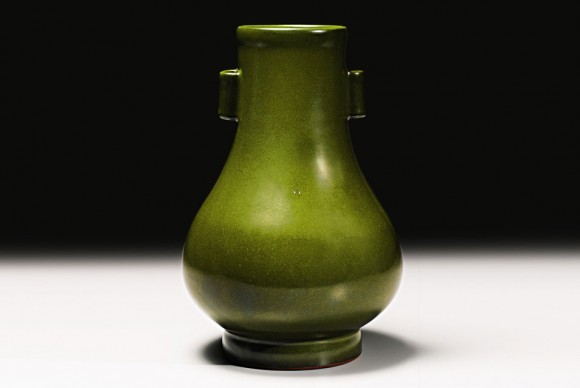 A Fine and Rare Tea Dust Glazed Vase Hu 580x388 Fine Chinese Ceramics and Works of Art At Sothebys