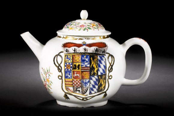 Sophie of Hanover teapot 580x388 Bonhams to Sell Meissen Teapot Once Owned by Mother of George I for £200,000
