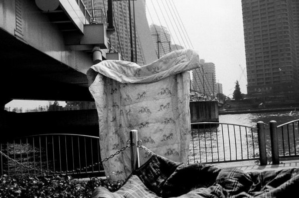 20100810 tokyo12 600x3971 Tokyo Homeless by Christian Burkert