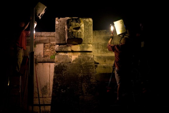 Mark Eakle and Philippe Martinez scan in tandem at the Venus Platform. Photo Ingmar Zahorsky 580x388 New Online Archive Brings the Ancient Maya City of Chichen Itza to Scholars Desktops