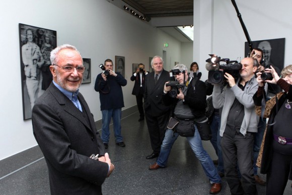 German artist Gerhard Richter L poses for the press during the opening of his exhibition 580x388 Bucerius Kunst Forum Throws New Light onto the Works Gerhard Richter Created in the 60s