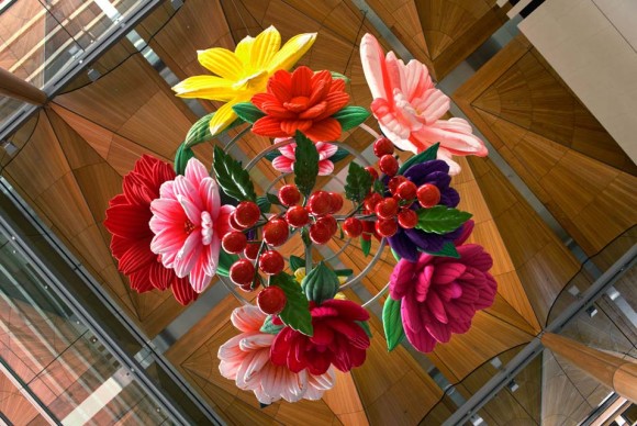Choi Jeong Hwa Flower Chandelier 2011 580x388 Temporary art commissions launched in celebration of new Auckland Art Gallery