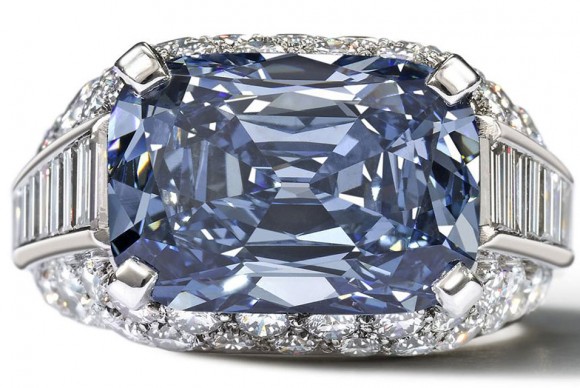 A 5.30 carat fancy deep blue diamond set within a mount pave set with brilliant cut diamonds 580x388 A fancy deep blue diamond sets a world record at Bonhams Fine Jewellery sale in London