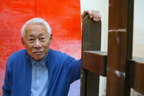 File photo of painter Zao Wou ki posing in his Paris studio 580x388 Franco Chinese abstract painter Zao Wou Ki dies at home at the age of 93: Lawyers